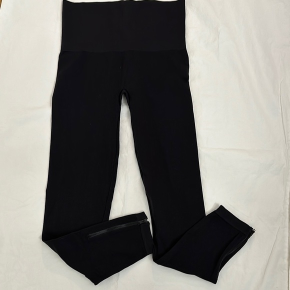 SPANX Pants - Spanx Seamless Zipper Leggings